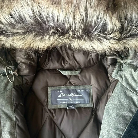 Women’s Eddie Bauer Superior Down Parka - Picture 2 of 7